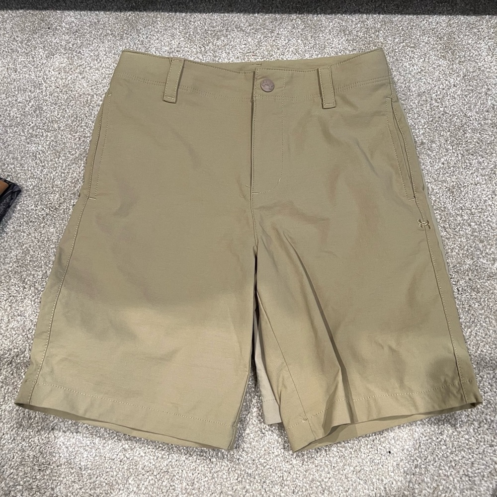 UA golf shorts